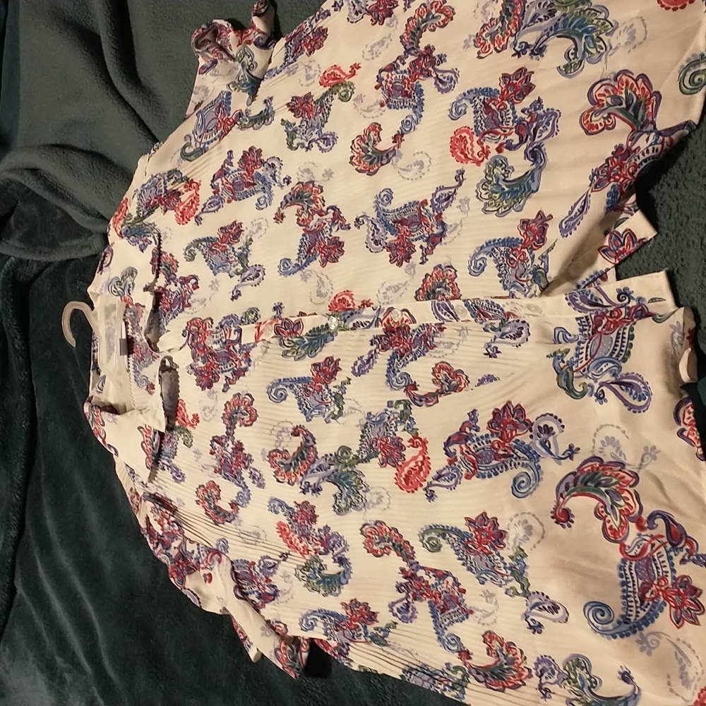 Women's short sleeve 18/20 paisley top